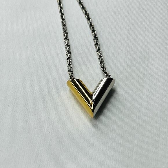 Louis Vuitton V Essentiel Necklace Employee Uniformes 2-Tone Gold/Silver - Picture 10 of 10